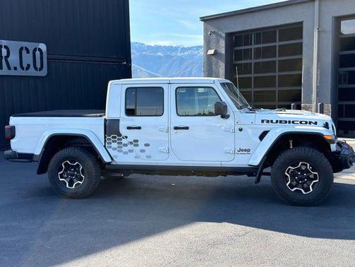 Bright White Clearcoat 2021 Jeep Gladiator Rubicon
