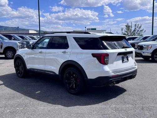 Star White Metallic Tri-Coat 2022 Ford Explorer ST