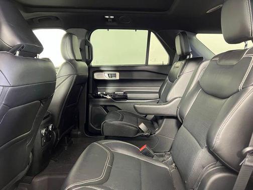 Star White Metallic Tri-Coat 2022 Ford Explorer ST