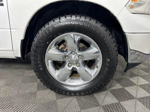 Bright White Clearcoat 2019 RAM 1500 Classic Big Horn