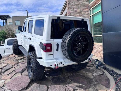 Bright White Clearcoat 2021 Jeep Wrangler Unlimited Sahara