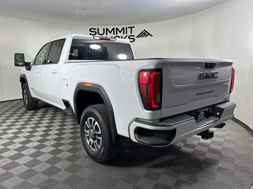 Summit White 2022 GMC Sierra 3500 AT4
