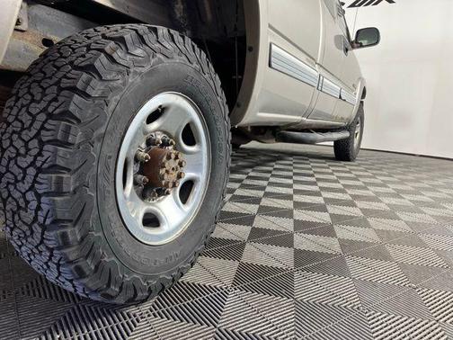 Light Pewter Metallic 2002 Chevrolet Silverado 2500 LS H/D Extended Cab