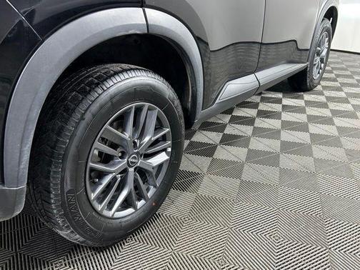 Super Black 2024 Nissan Rogue S