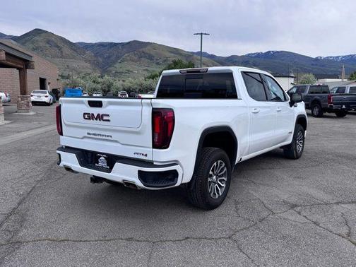 Summit White 2023 GMC Sierra 1500 AT4