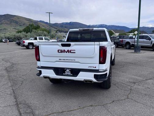 Summit White 2023 GMC Sierra 1500 AT4