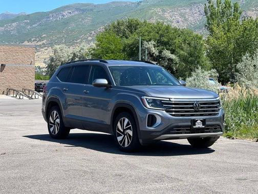 Silver Mist Metallic 2024 Volkswagen Atlas 2.0T SE w/Technology 4MOTION