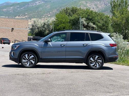 Silver Mist Metallic 2024 Volkswagen Atlas 2.0T SE w/Technology 4MOTION