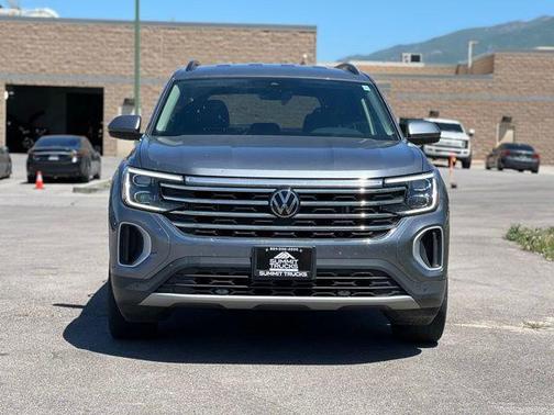 Silver Mist Metallic 2024 Volkswagen Atlas 2.0T SE w/Technology 4MOTION