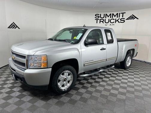 Sheer Silver Metallic 2010 Chevrolet Silverado 1500 LT