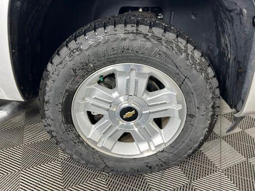 Sheer Silver Metallic 2010 Chevrolet Silverado 1500 LT