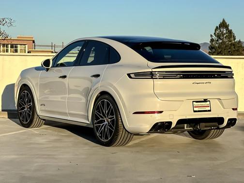 2026 Porsche Cayenne GTS