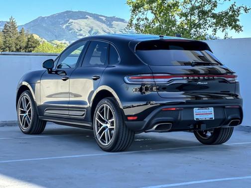 2026 Porsche Macan 