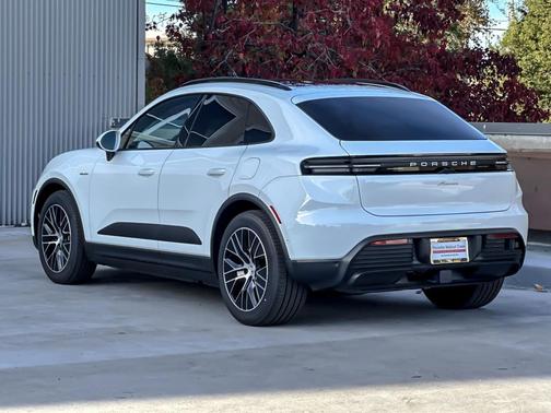 2025 Porsche Macan Electric