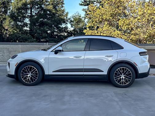 2025 Porsche Macan Electric