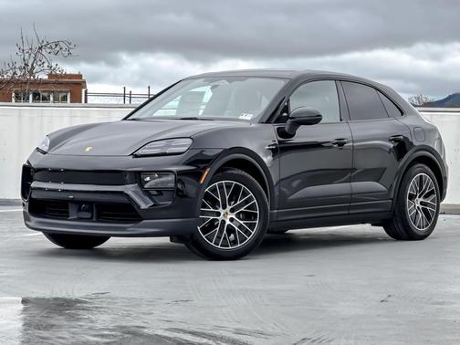 2026 Porsche Macan 4