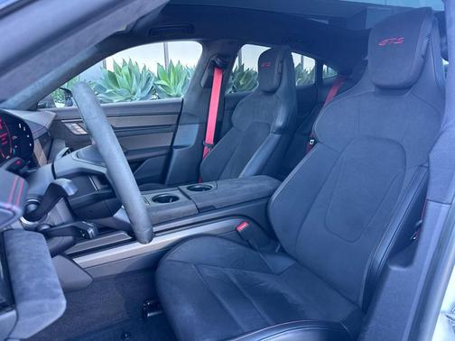 2023 Porsche Taycan GTS