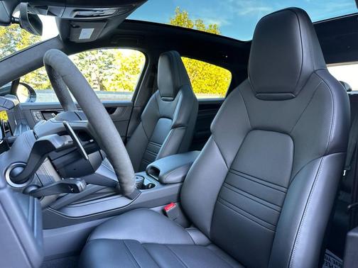 2025 Porsche Cayenne GTS