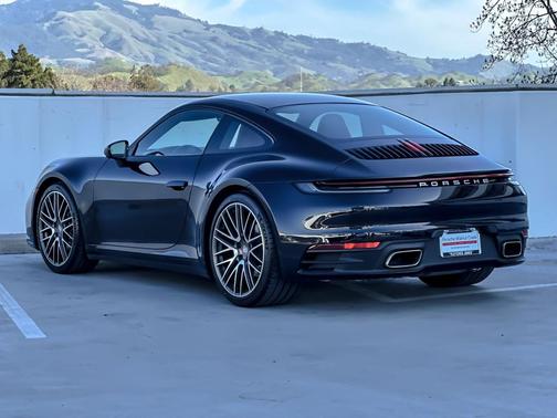2024 Porsche 911 Carrera