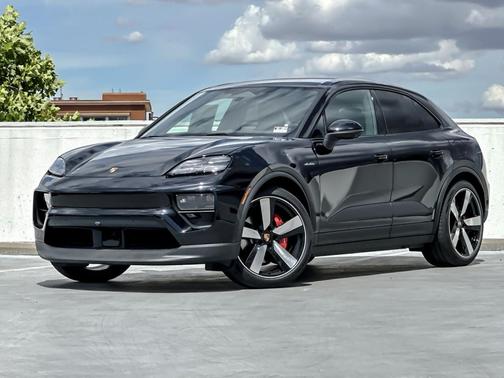 JET BLACK MET 2026 Porsche Macan Macan Electric 4