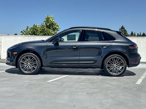 VOLCANO GREY 2026 Porsche Macan Macan