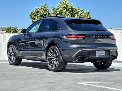 VOLCANO GREY 2026 Porsche Macan Macan