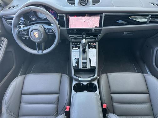Jet Black Metallic 2026 Porsche Macan Macan