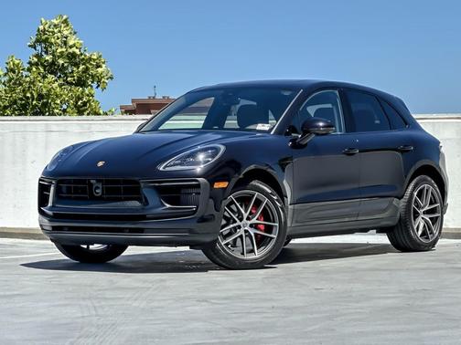 Jet Black Metallic 2026 Porsche Macan Macan