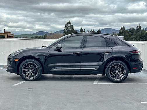 2023 Porsche Macan T