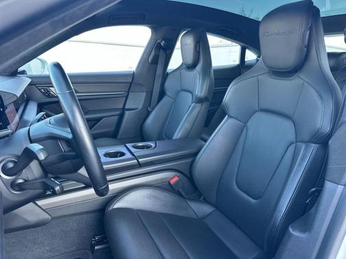 2021 Porsche Taycan Turbo