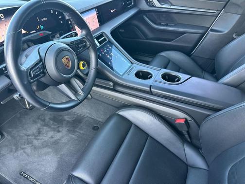 2021 Porsche Taycan Turbo