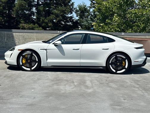 2021 Porsche Taycan Turbo