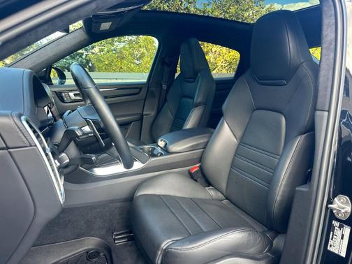 2023 Porsche Cayenne Turbo