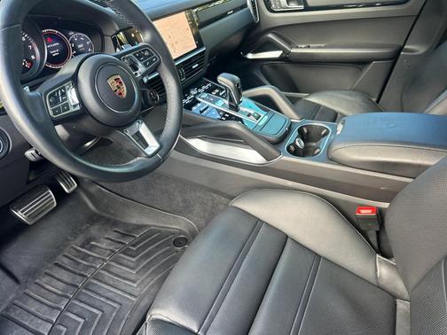 2023 Porsche Cayenne Turbo
