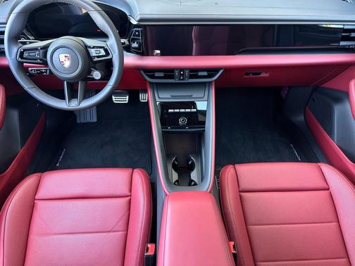 2025 Porsche Macan 4S