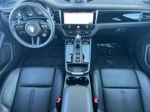 2025 Porsche Macan T