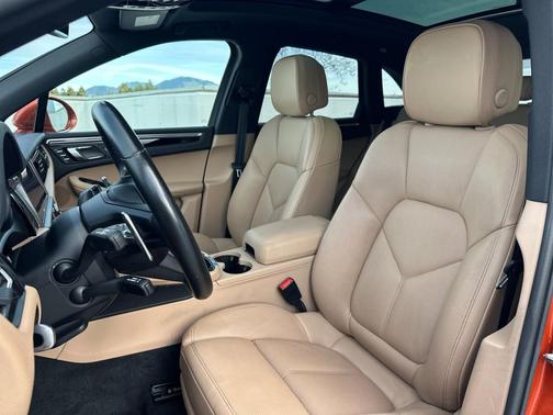 2022 Porsche Macan S