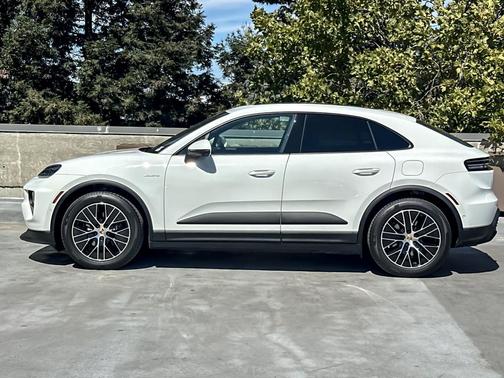 2025 Porsche Macan Electric