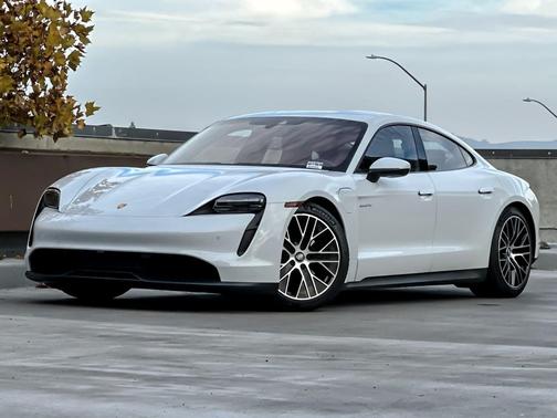 2022 Porsche Taycan 
