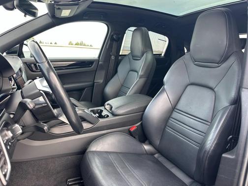 2022 Porsche Cayenne Cayenne
