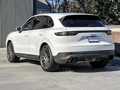 2022 Porsche Cayenne Platinum Edition