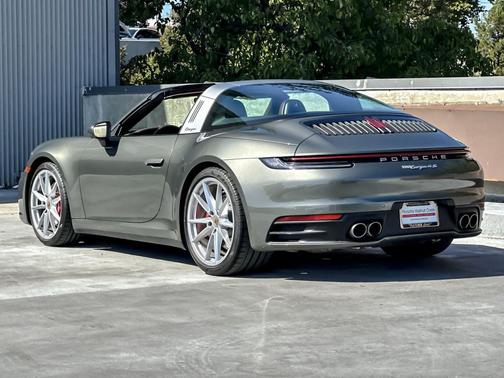 2024 Porsche 911 Targa 4S