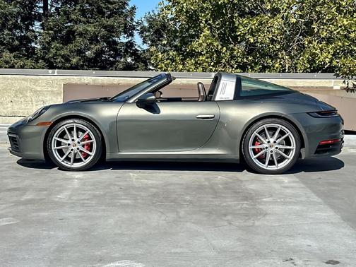 2024 Porsche 911 Targa 4S