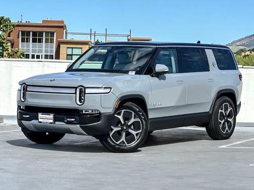 2024 Rivian R1S Adventure