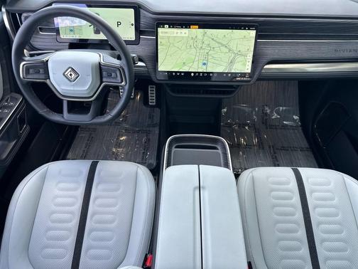 2024 Rivian R1S Adventure