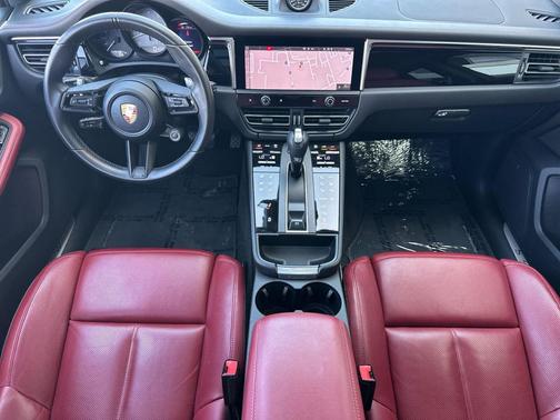 Carrara White Metallic 2022 Porsche Macan Macan