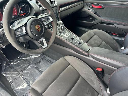 2022 Porsche 718 Spyder 