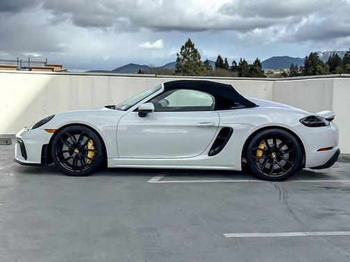 2022 Porsche 718 Spyder 
