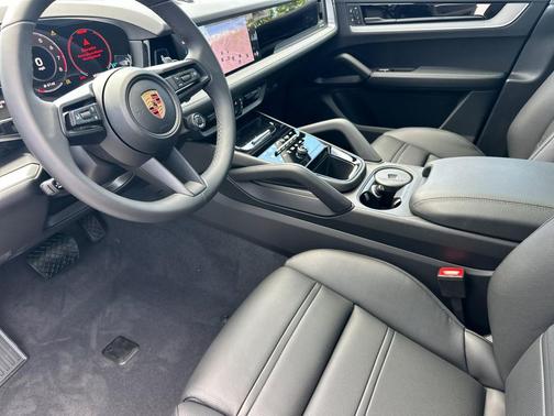 VANADIUM GREY 2026 Porsche Cayenne Cayenne