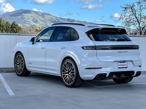2026 Porsche Cayenne GTS